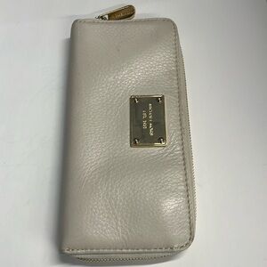Michael Kors Beige Pebbled Leather Clutch Zip Around Wallet